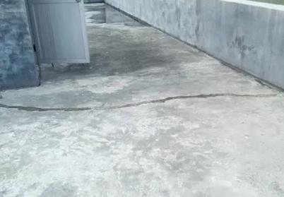 梁园楼顶漏水维修公司分享下如何解决卫生间隐蔽部位漏水的问题?